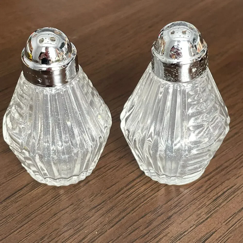 Vintage Anchor Hocking Clear Ribbed Glass Salt & Pepper Shakers Beehive Cut READ